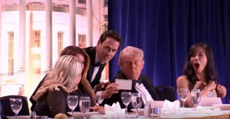 Τρόμος στην Ουάσινγκτον: Ένοπλος άνοιξε πυρ στο δείπνο των ανταποκριτών-Φυγαδεύτηκαν Τραμπ και Μελάνια