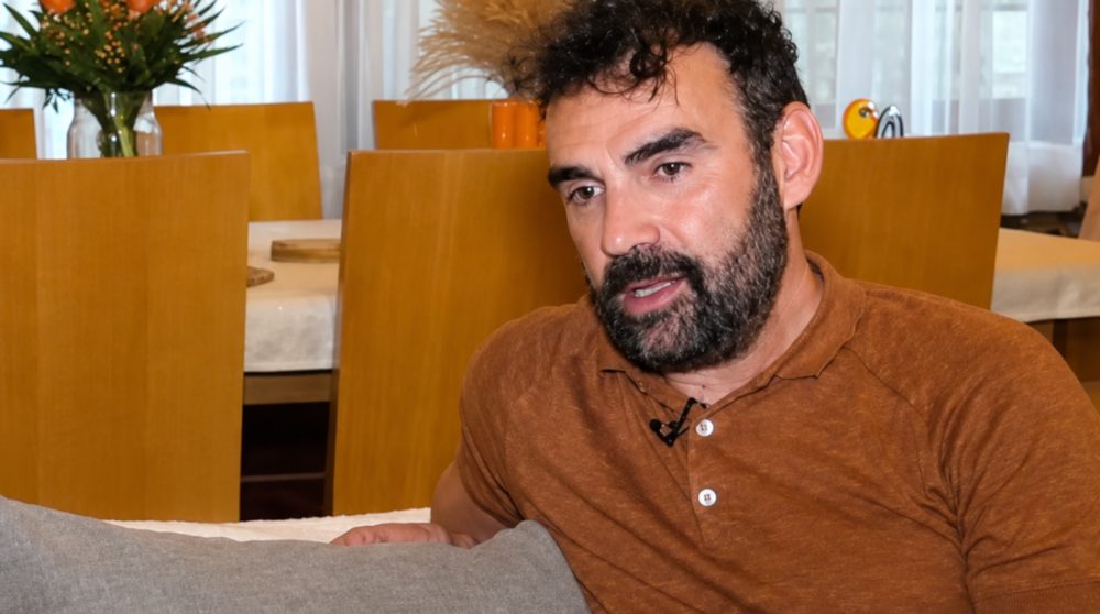 Λάμπρος Χούτος: Της έκανε τρεις προτάσεις γάμου μέχρι να πει το «ναι»