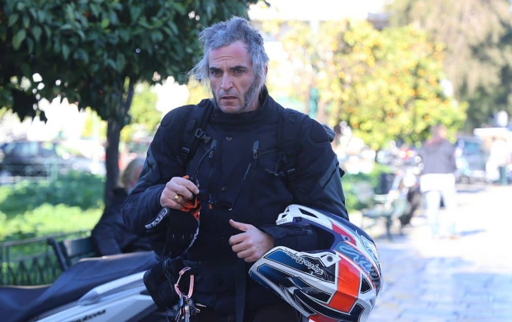 Ντοκουμέντο! Με ράσα και μακρύ μούσι ο Άρης Σερβετάλης– Η πρώτη φωτογραφία  από το Άγιον Όρος