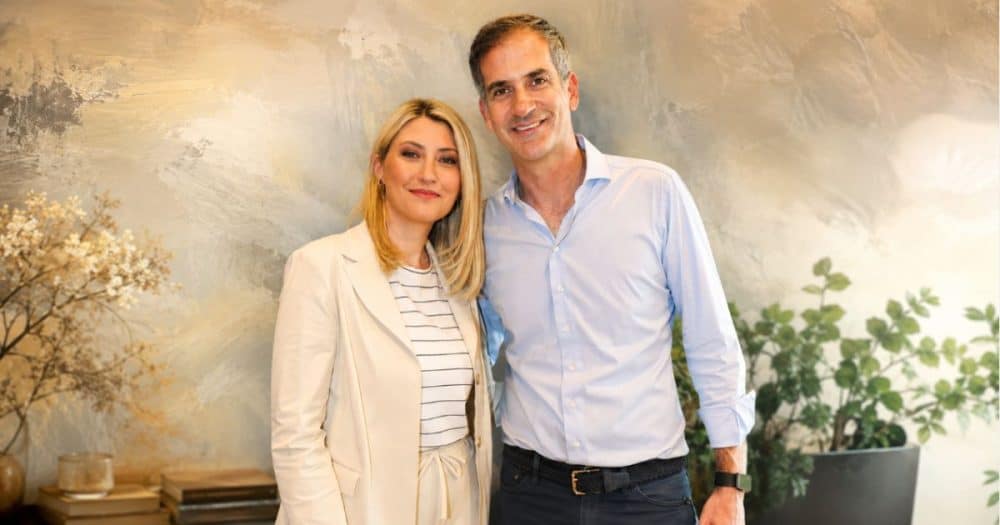 Σία Κοσιώνη: Το νέο της επαγγελματικό βήμα με τον Κώστα Μπακογιάννη δίπλα της