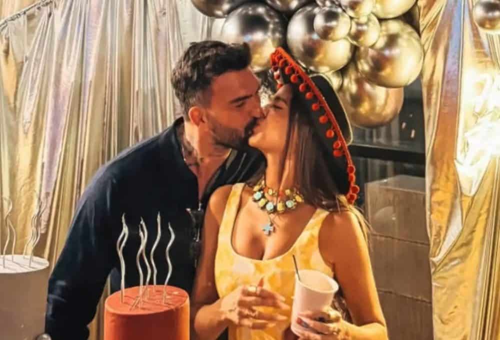 Αλεξάνδρου-Ελληνίδου: To κοινό πάρτι για τα γενέθλια τους και το πρώτο τους φιλί μπροστά στον φακό (Φωτογραφίες)