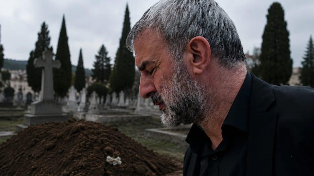 Αυτό θα πει αγάπη! Η σπαρακτική έκκληση του Δέλλα μετά την ταφή της Μαστροκώστα