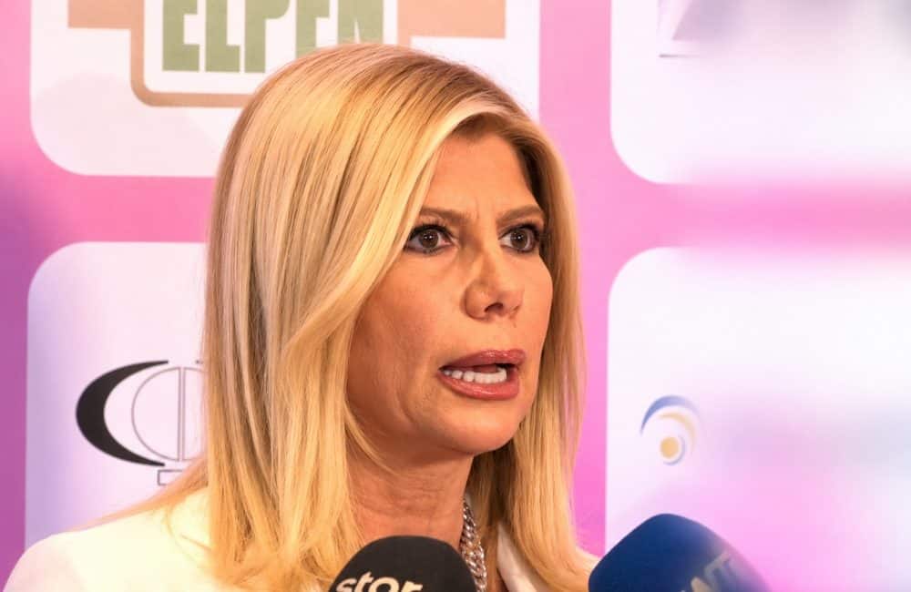 Έξαλλη η Κουτσελίνη με ρεπόρτερ: “Από ποιο κανάλι είσαι εσύ;”- Η ερώτηση που την έκανε να αντιδράσει (Video)