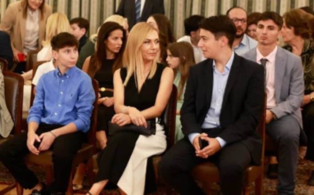 Ξύπνησε ο Μυλωνάκης: Τo πρώτο πράγμα που έκανε και η αντίδραση των γιών του