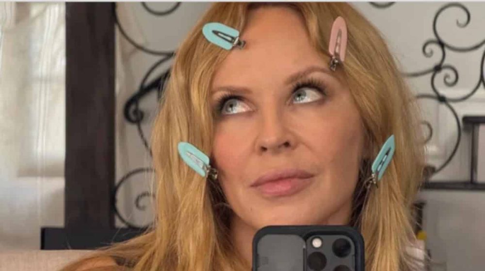 Η Κάιλι Μινόνγκ ανοίγει την καρδιά της στο Netflix – Το ντοκιμαντέρ που αποκαλύπτει τη ζωή πίσω από τη λάμψη