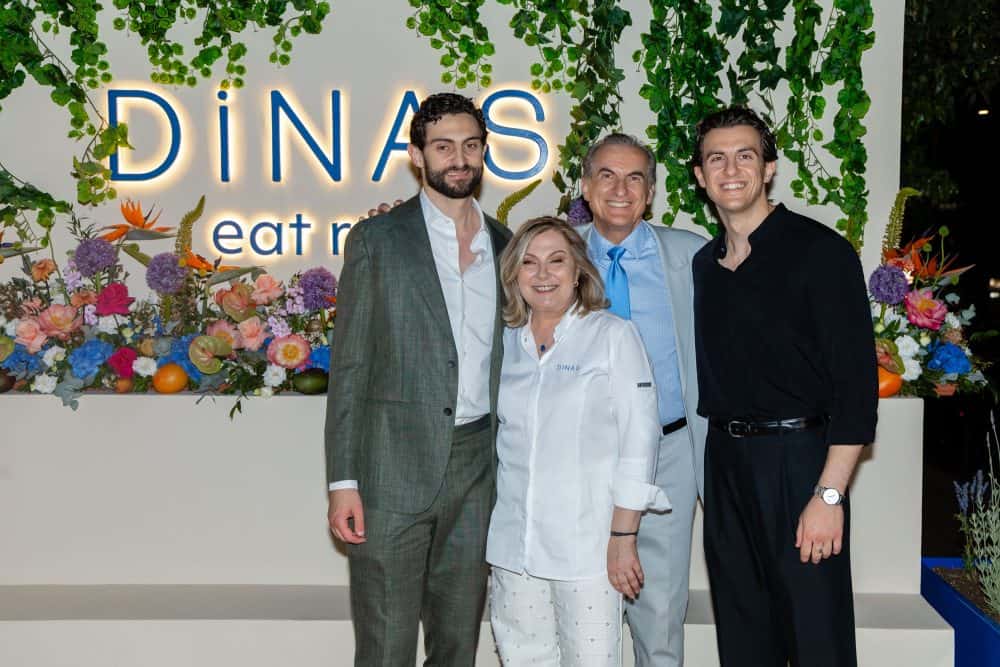 Όλη η Αθήνα βρέθηκε στο λαμπερό opening του DINAS eat real! Η Ντίνα Νικολάου γιόρτασε το νέο της εγχείρημα με αγαπημένους φίλους και συνεργάτες