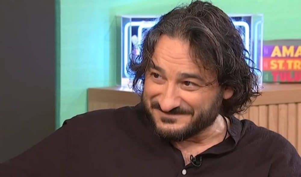 “Λύγισε” στον αέρα ο Βασίλης Χαραλαμπόπουλος για τον πατέρα του: “Ήταν ένας γλύκας…” (Video)