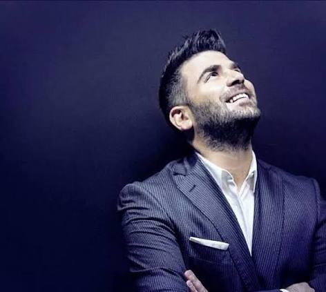 «Ζωντανή» η φωνή του Παντελή Παντελίδη: Το άγνωστο βίντεο με την κιθάρα του που έγινε viral