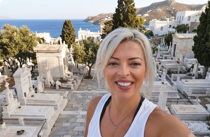 Ντροπή! Σύρος: Τι συνέβη την ώρα της ταφής 42χρονης διασώστριας-Κατέρρευσαν τα ανήλικα παιδιά της