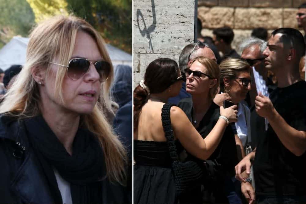 Κηδεία Λορέντζο Καριέρε: Συντετριμμένοι οι γιοι του στο “ύστατο χαίρε”- Δεν έφυγαν λεπτό από το πλευρό της μητέρας τους