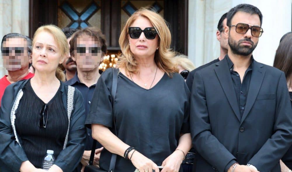 Κηδεία Μάρως Κοντού: «Δεν θα της άρεσε όλο αυτό» – Συγκλονίζουν ο Γεωργίου, η Γκερέκου και η Παλληκαράκη (Video)
