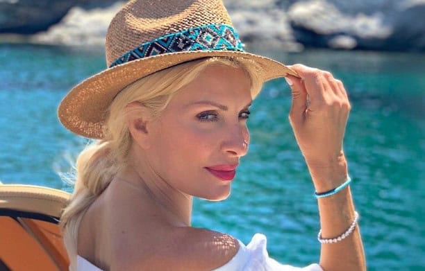 Άκρως εντυπωσιακή η Μενεγάκη: Οι νέες φωτογραφίες από το prive party σε υπερπολυτελές ξενοδοχείο της Νάξου