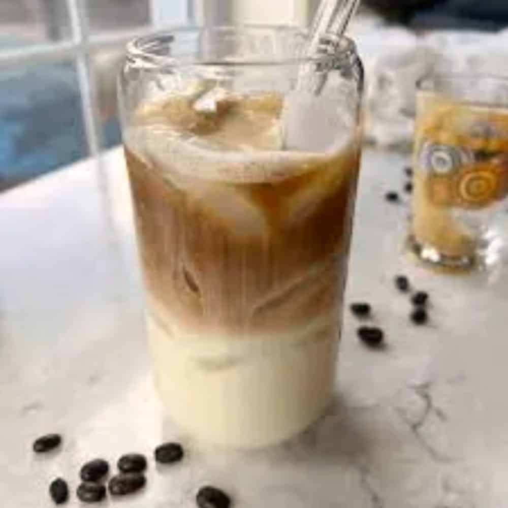 Spanish Latte: Η νέα τάση που αλλάζει τον τρόπο που πίνουμε καφέ
