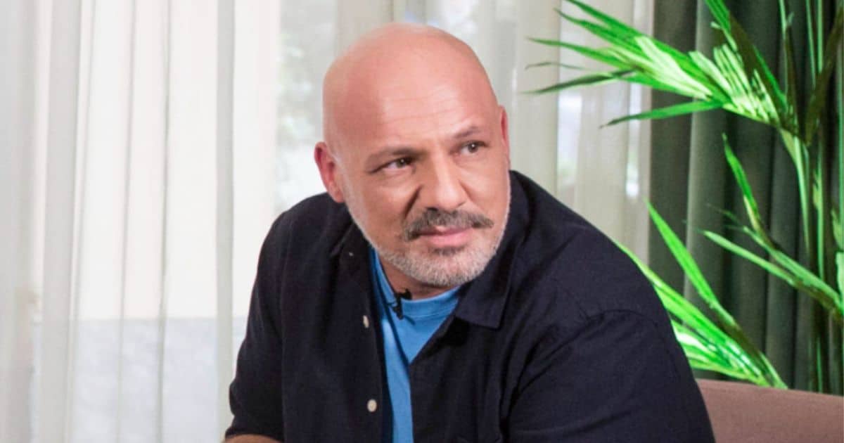 Νίκος Μουτσινάς: «Δεν έχω βιώσει διακρίσεις για το αν είμαι γκέι – Έχασα ρόλο λόγω… φαλάκρας» (video)