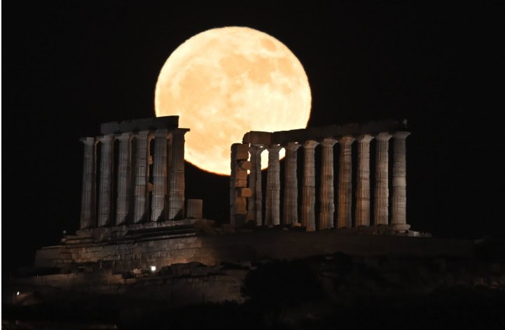 «Ολοφέγγαρο»: Μια μαγική μουσικοποιητική βραδιά κάτω από την πανσέληνο στον Ταύρο, με την Κερασία Σαμαρά