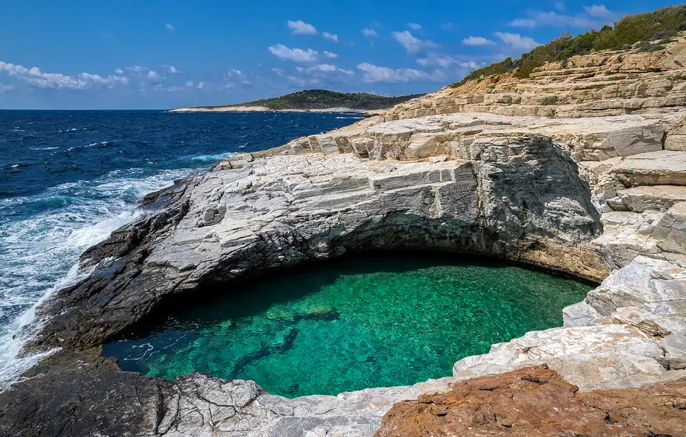 Γκιόλα Θάσου: Η φυσική πισίνα που πρέπει να επισκεφθείς το καλοκαίρι