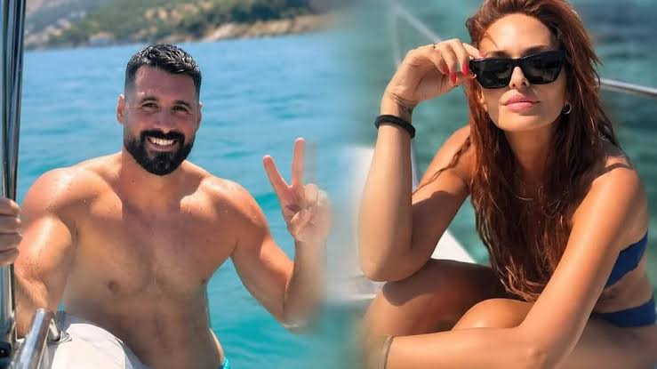 Σίσσυ Χρηστίδου: Νέα κοινή εμφάνιση στην Κέρκυρα με τον Στέφανο Νεδέλκο – Η επίσκεψη στο μαγαζί του