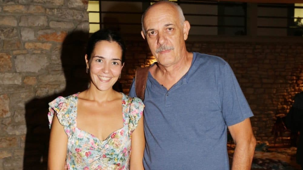 Κιμούλης: Αυτός είναι ο επί 4 χρόνια σύντροφος της κόρης του – Δείτε τον για πρώτη φορά