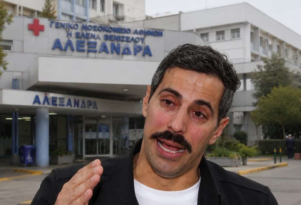 Αγωνία για τον Παράσχο: Ξανά στο νοσοκομείο μετά τη μάχη του με  διπλό καρκίνο (Φωτογραφία)