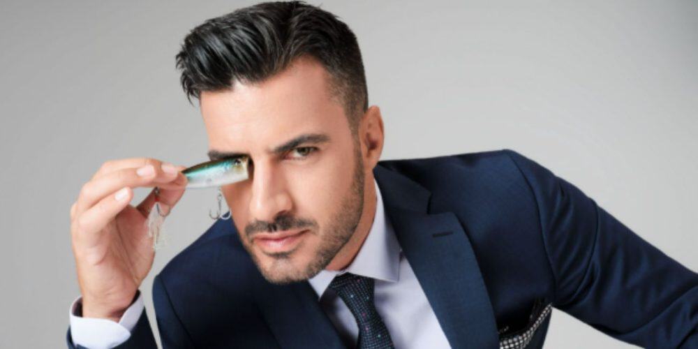 «The Quiz With Balls»: Ο Γιάννης Τσιμιτσέλης στο τιμόνι του νέου τηλεπαιχνιδιού του ΣΚΑΪ