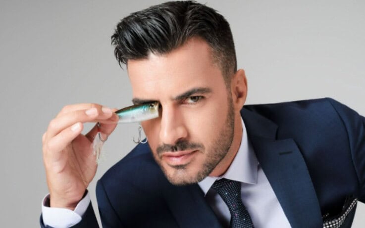 «The Quiz With Balls»: Ο Γιάννης Τσιμιτσέλης στο τιμόνι του νέου τηλεπαιχνιδιού του ΣΚΑΪ