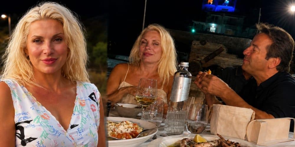 Ελένη Μενεγάκη και Μάκης Παντζόπουλος: Χαλαρή βραδινή έξοδος για φαγητό στο Μεγανήσι. Χωρίς μακιγιάζ η παρουσιάστρια απολαμβάνει τις διακοπές της (photos)