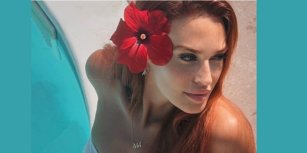 Σίσσυ Χρηστίδου: Αναστάτωσε την Κέρκυρα με το πολύχρωμο μπικίνι της – Οι καλοκαιρινές πόζες που ξεχώρισαν