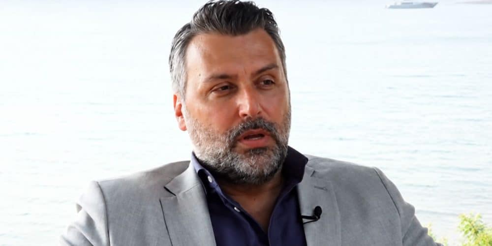 Γιάννης Καλλιάνος: Δριμύ κατηγορώ κατά του βουλευτή- «Καίγεται η Ελλάδα, πέφτουν ελικόπτερα, νεκροί συμπολίτες μας και αυτός τραγουδάει στο TikTok» (video)
