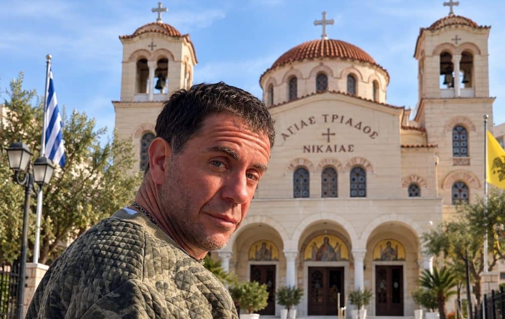Αυτός είναι ο λόγος που τον κηδεύουν στην εκκλησία Αγίας Τριάδας στη Νίκαια – Η ιστορία που δεν γνωρίζει κανείς