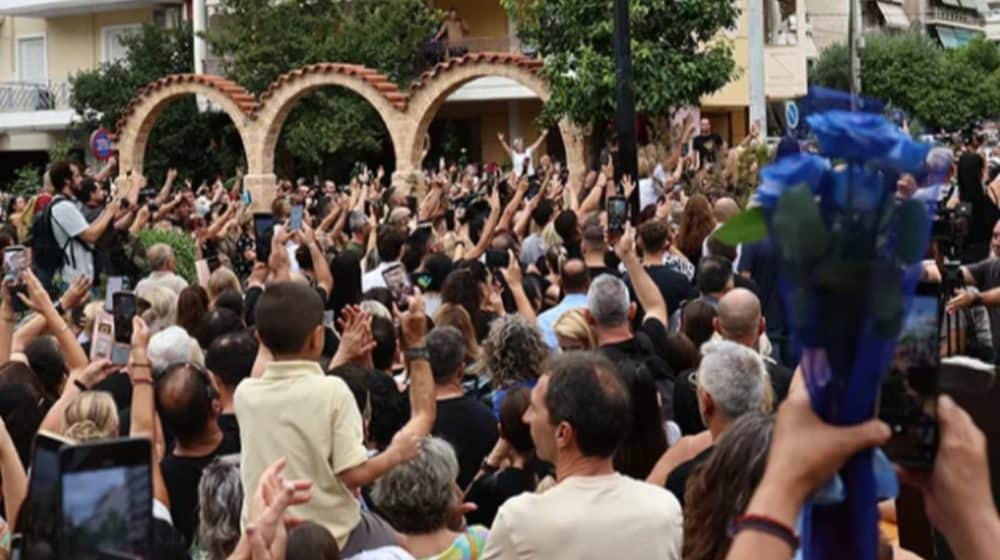 Μαζωνάκης: «Ώρες μικρές» και «Είσαι το λάθος μου το τελευταίο» – Με τα τραγούδια του τον αποχαιρετούν στη Νίκαια