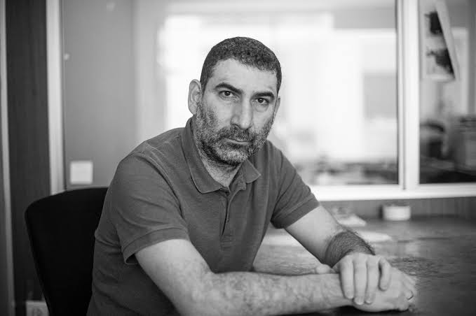 Γιάννης Οικονομίδης: «Μεγάλη τιμή» η επιλογή της “Σπασμένης Φλέβας” για τα Όσκαρ – «Μακάρι να είμαστε στις 20»