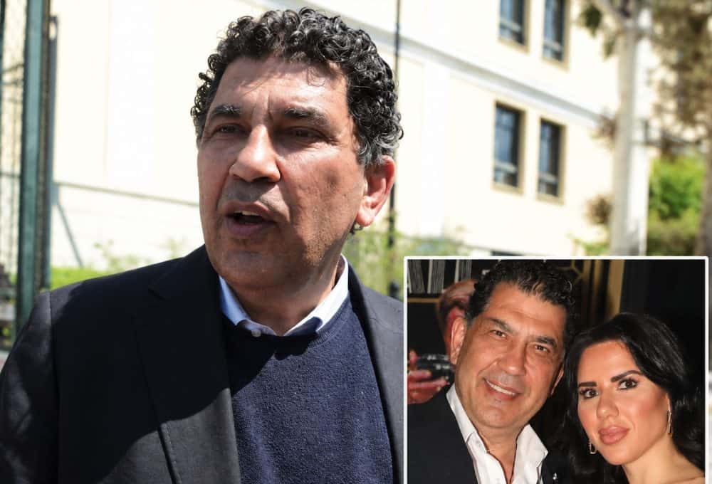 Απανωτά χτυπήματα για τον Λύρα: Πέθανε η μητέρα του –Δίπλα του στην κηδεία και η 27χρονη πρώην σύζυγός του
