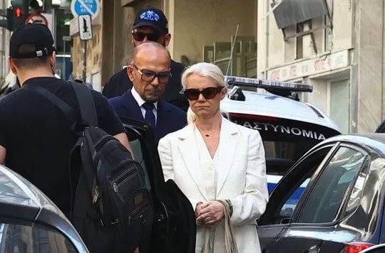 Μαζωνάκης: “Φύλλο και φτερό” οι λογαριασμοί εκατομμυρίων των 2 γιατρών-Έρευνα για ξέπλυμα μαύρου χρήματος