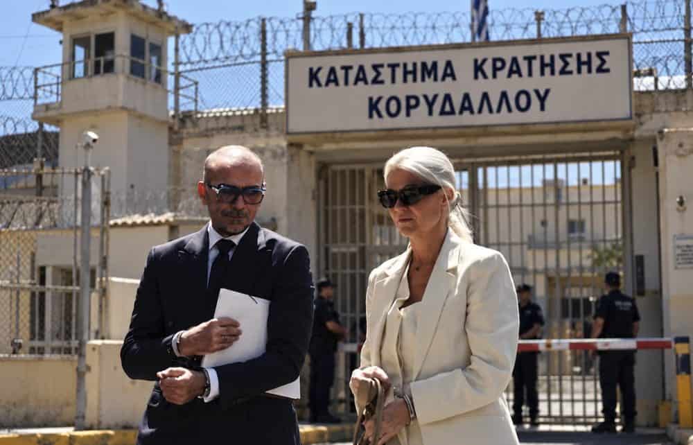 Μαζωνάκης: Εξαφανίστηκαν τα εκατομμύρια από τις πλασμαφαιρέσεις-Πώς έκαναν φτερά οι τραπεζικές καταθέσεις των γιατρών