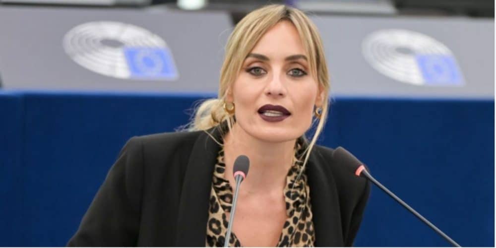 Η Ελεονώρα Μελέτη ξεκινά μηνύσεις: «Έχω βρει δύο που έγραψαν κακοποιητικά σχόλια και θα τα πούμε σύντομα» (video)
