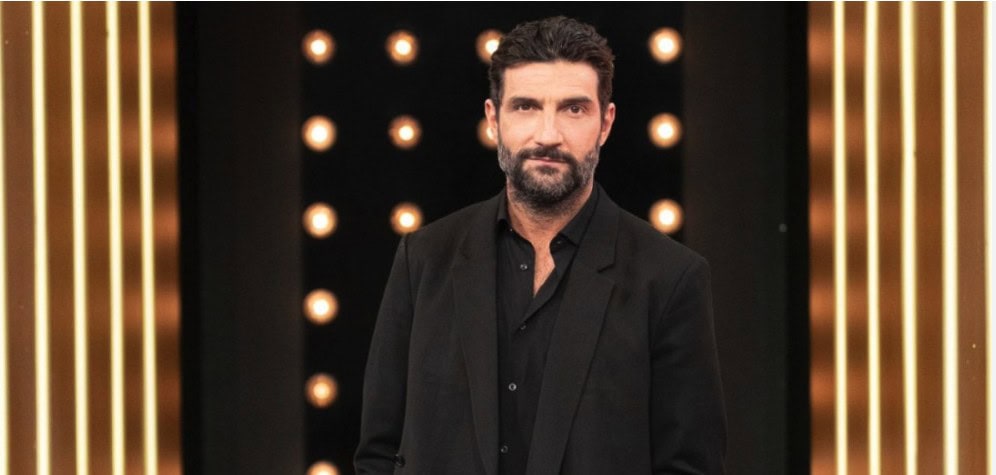Νίκος Κουρής: «Υποτιμούσα την τηλεόραση γιατί ήμουν κομπλεξικός, σήμερα νιώθω πολύ ζωντανός μέσα σε αυτήν»