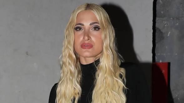 Ντοκουμέντο! Άρον άρον σε χαρτορίχτρα η  Τούνη- Τι ζήτησε να μάθει
