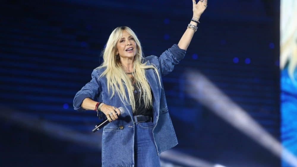 Άννα Βίσση: Εξελίξεις με Σαμπάνη και Έλτον Τζον – Τι θα γίνει με τα τραγούδια του Καρβέλα