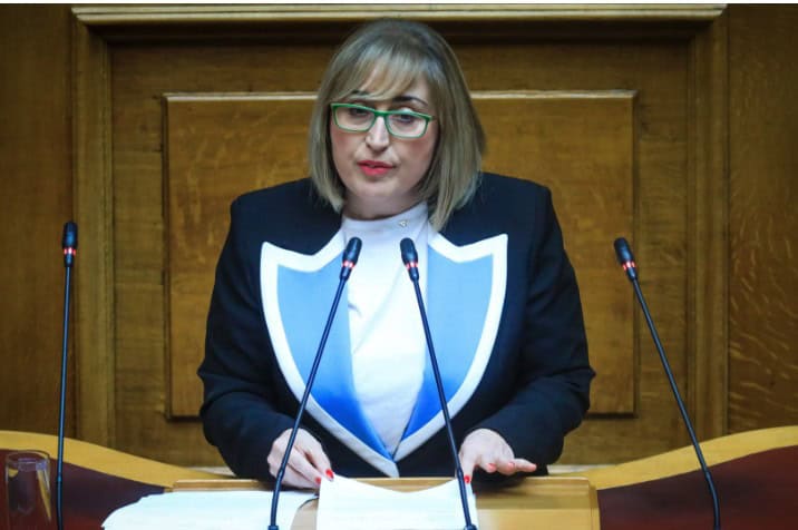 Στο μικροσκόπιο η βουλεύτης της ΝΔ Στέλλα Αραμπατζή: Καταγγελία για botox και παράνομες αισθητικές επεμβάσεις στο ιατρείο της (Video)