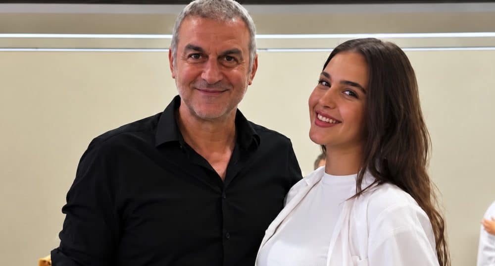 Βικτώρια Δέλλα: Ξεκίνησε τις σπουδές ιατρικής στην Κύπρο –Δίπλα της χαμογελαστός ο Δέλλας (Φωτογραφίες)