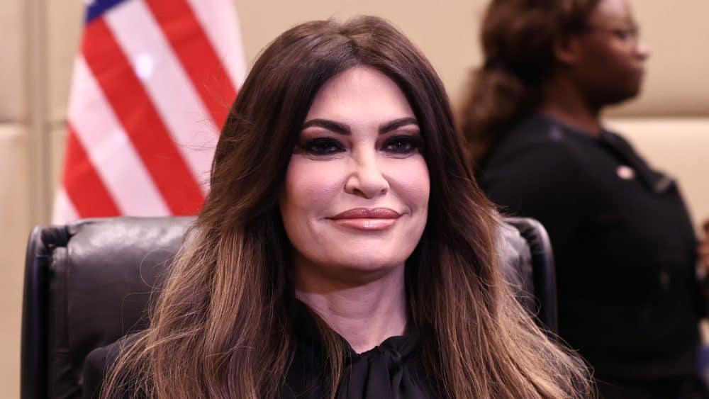 Κίμπερλι Γκιλφόιλ: Τα μηνύματα για τα 100.000 δολάρια και η υπόθεση που οδήγησε στην αποχώρησή της από την Ελλάδα