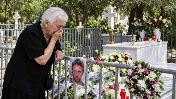 Αδιανόητο! Οι θαυμαστές του Μαζωνάκη έκαναν διαφορετικό μνημόσυνο χωρίς την οικογένεια-Απίστευτη ένταση και απρόοπτα στη Νίκαια
