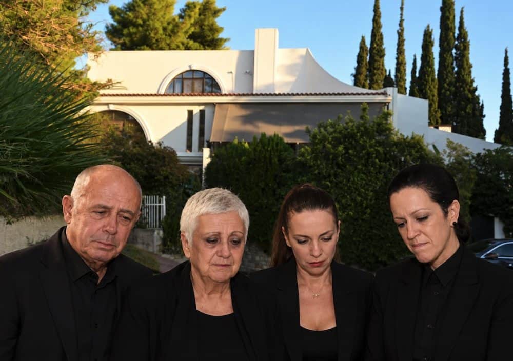 Ραγδαίες εξελίξεις! Μαζωνάκης: Δεν έχει να πληρώσει τα ενοίκια της βίλας η οικογένεια; Τι πραγματικά τους ζήτησε ο ιδιοκτήτης
