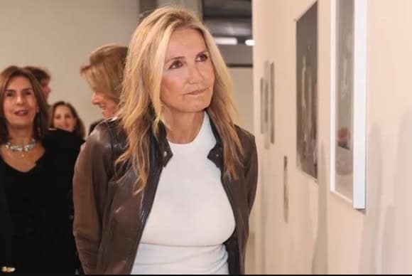 Μαρέβα Μητσοτάκη: Η κομψή φθινοπωρινή εμφάνιση στην έκθεση Τέχνης στο Κολωνάκι